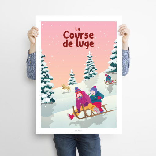 Homme tenant une affiche sur une course de luge dans la montagne