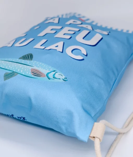 Drawstring Backpack Y'a Pas le feu au lac - Image 3